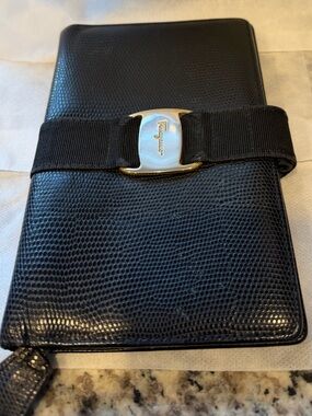 Salvatore Ferragamo Black Lizard-Embossed Vara Bow Organizer RARE